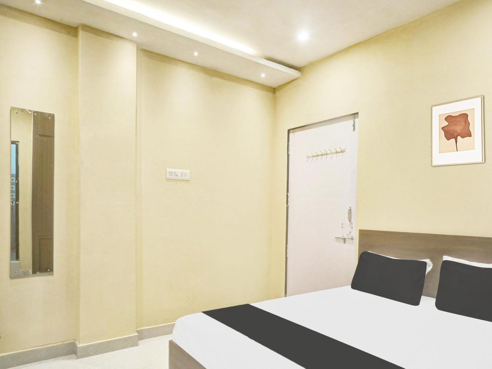 Spot On Grand Mantralayam Visakhapatnam Exterior foto